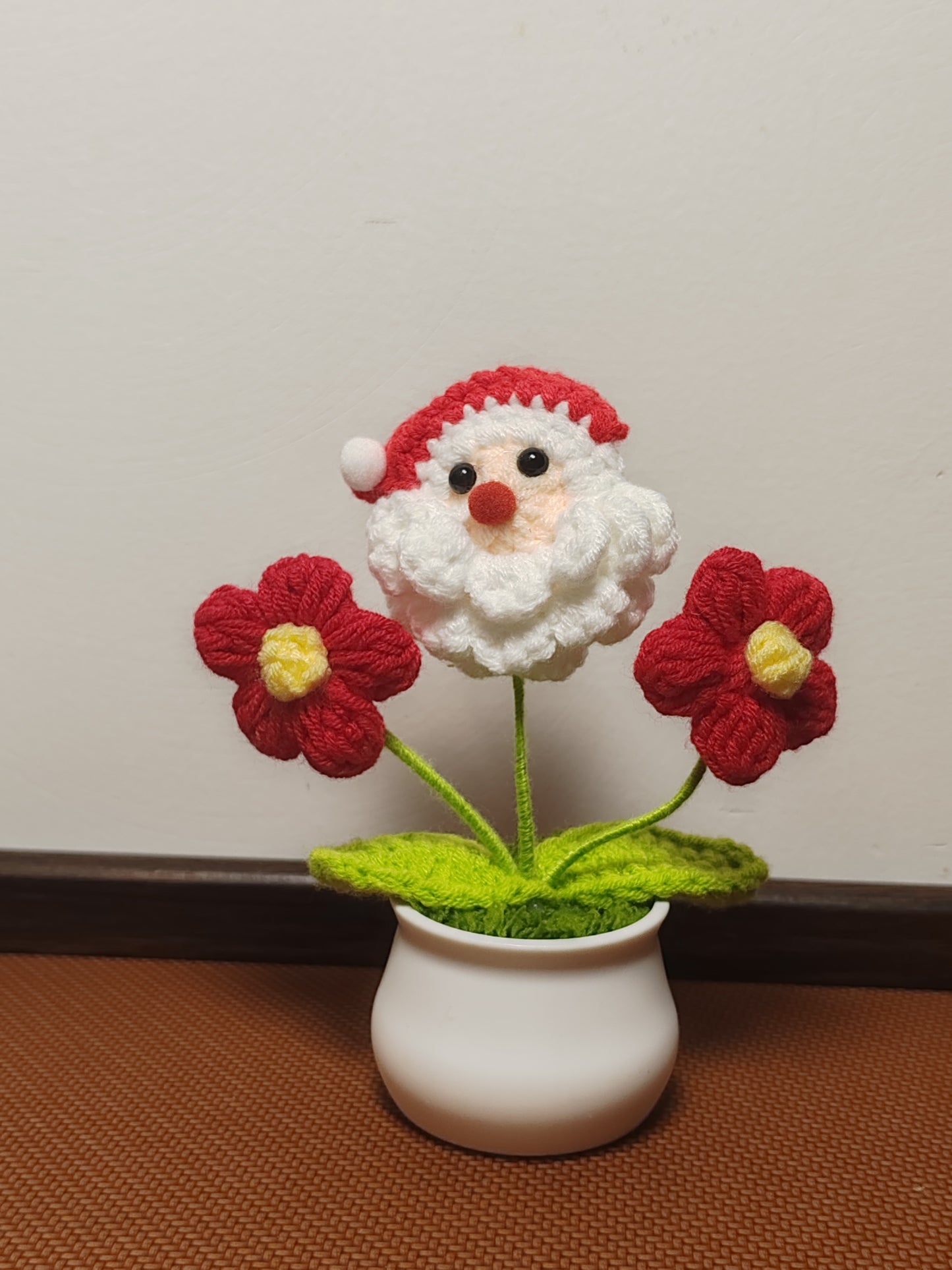 B08 Santa Claus Potted Plant