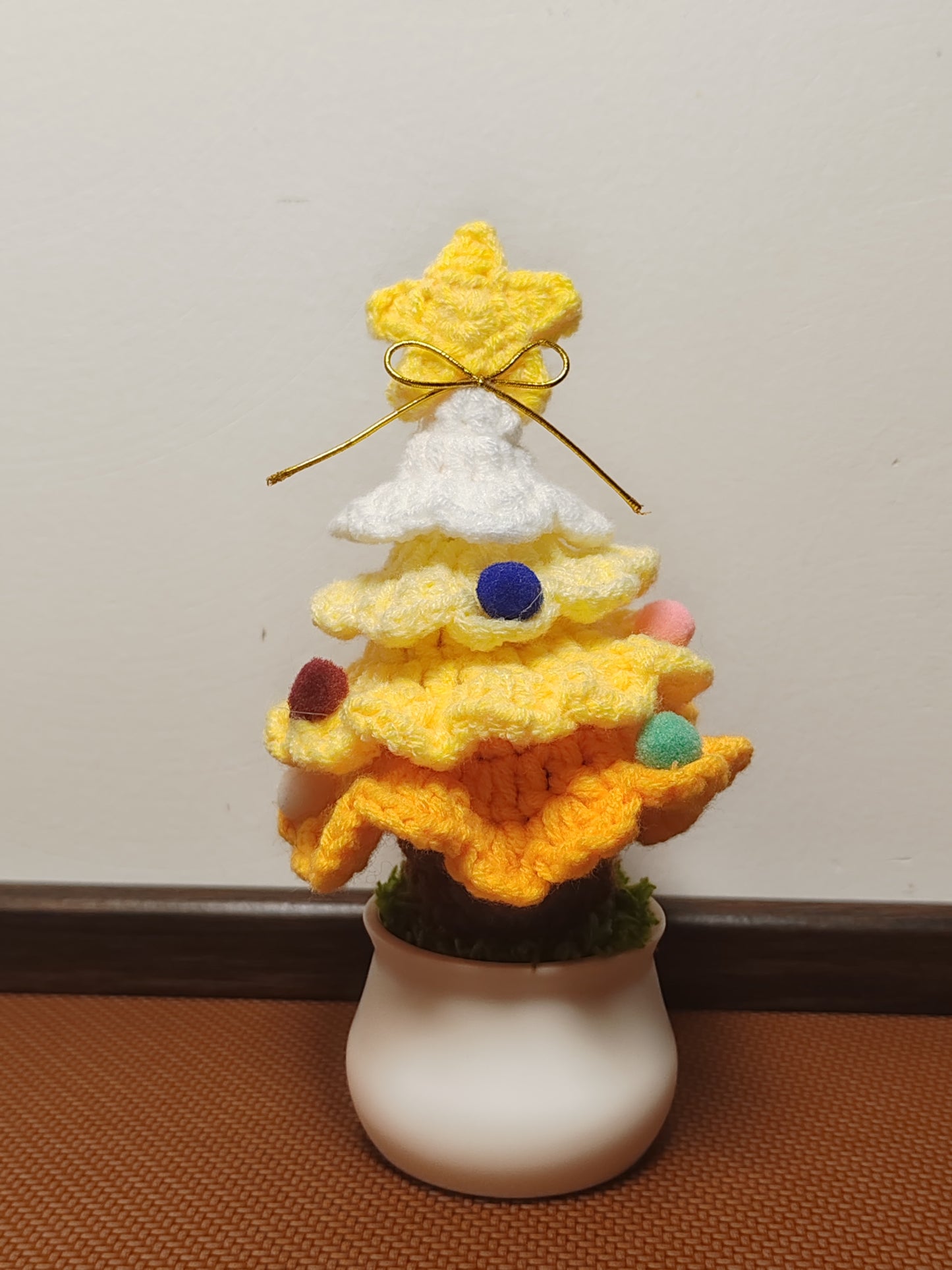 B09 Christmas tree potted plant